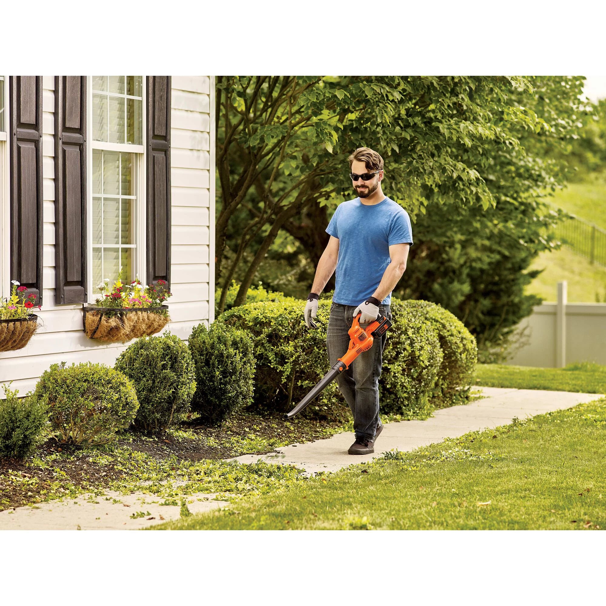 40V MAX Lithium Cordless Sweeper M635113
